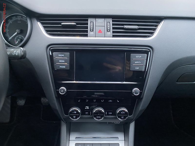 Škoda Octavia (2019) 1.6 TDi, ČR, Ambition, +kola - fotka 12 z 17