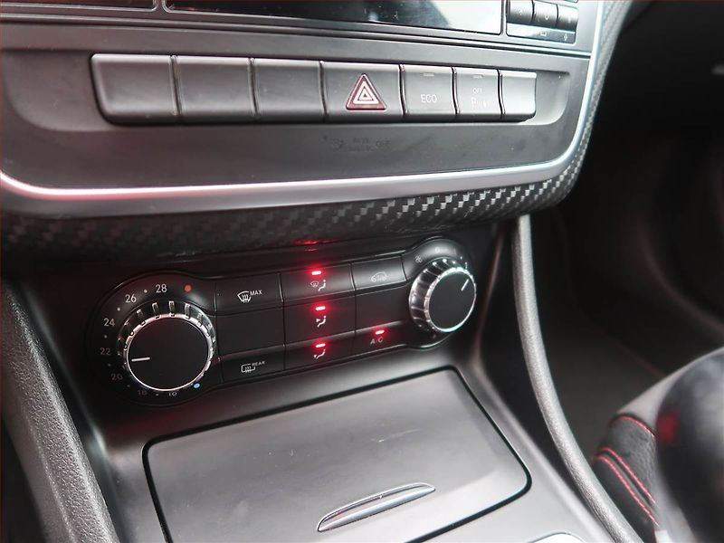 Mercedes-Benz Třídy A (2013) AMG line A 200 CDI, Kůže, Navi - fotka 14 z 16