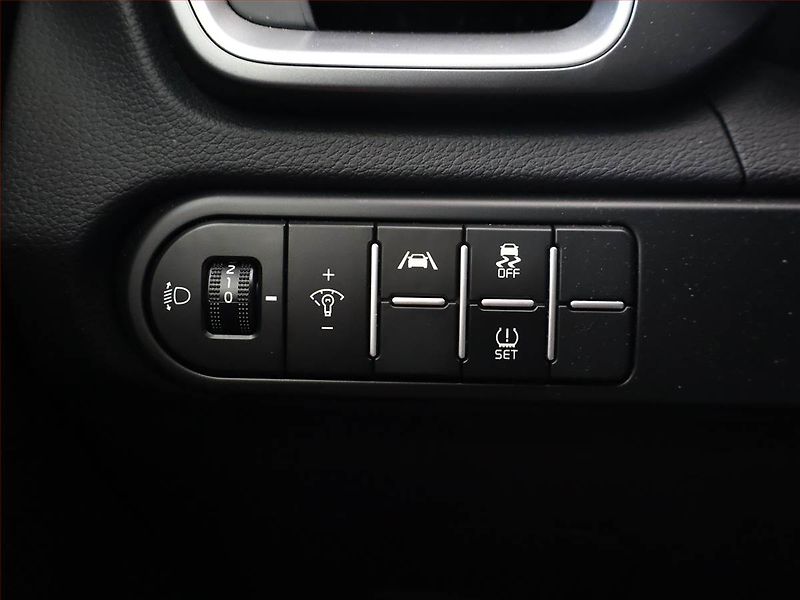 Kia Ceed (2023) 1.5 T-GDI, ČR, 1. maj. - fotka 17 z 18