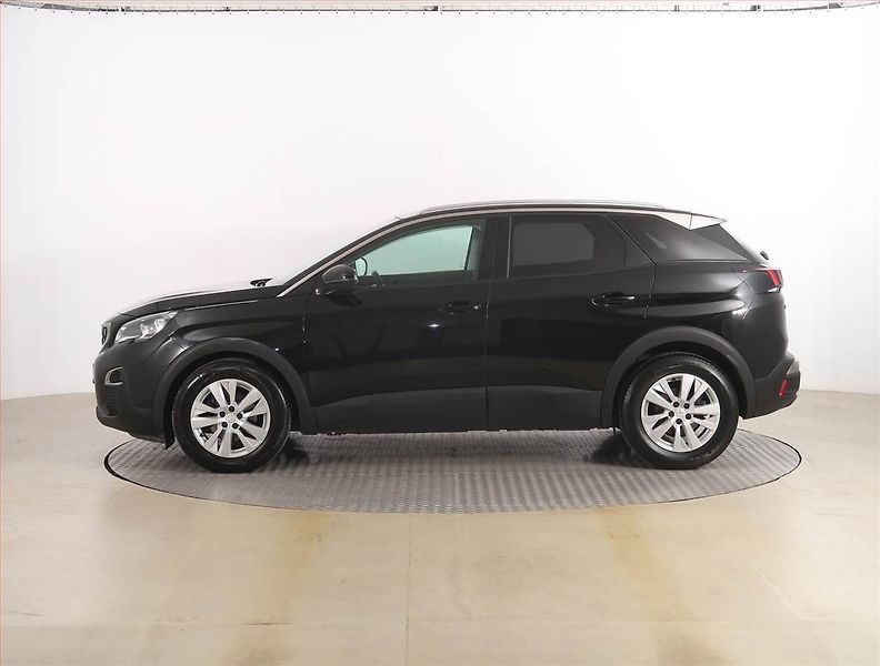 Peugeot 3008 (2018) 1.2 PureTech, Automat - fotka 3 z 19