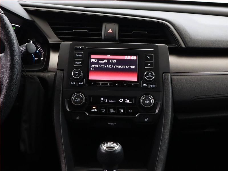 Honda Civic (2019) 1.0 VTEC Turbo, Serv.kniha - fotka 10 z 17