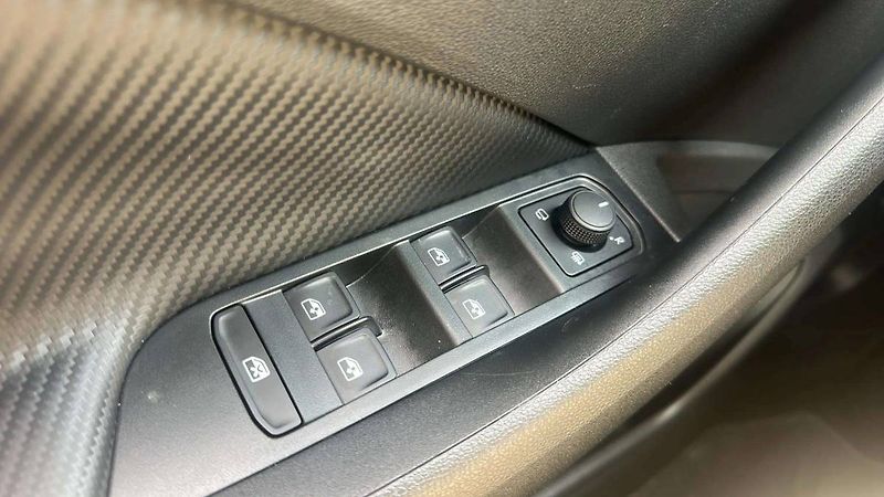 Škoda Scala Monte Carlo 1,0 TSI 85kW/DSG/T - fotka 18 z 28