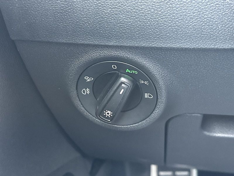Škoda Karoq (2025) 2.0 TDI 4x4 DSG Sportline - fotka 17 z 33