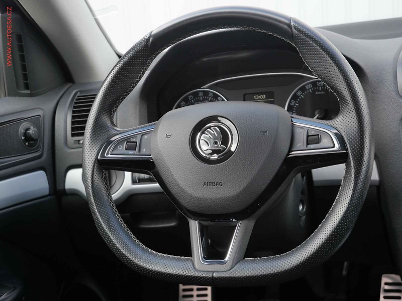 Škoda Octavia (2009) 1.9 TDi, Ambiente - fotka 11 z 24