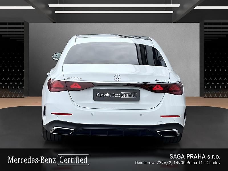 Mercedes-Benz Třídy E Třída E 220 d 4MATIC AMG Line - fotka 5 z 18