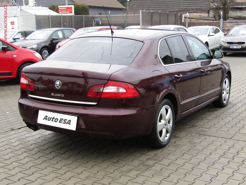 Škoda Superb (2008) 2.0 TDi, ČR, Xenon, AC - fotka 4 z 21