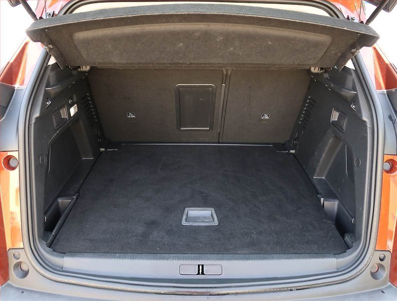 Peugeot 3008 (2017) 1.2 PureTech, Tempomat - fotka 13 z 19
