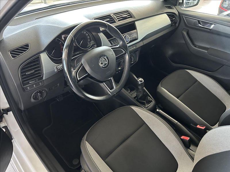 Škoda Fabia 1,0   TSI 70kW,AMBITION,SERVIS - fotka 7 z 17