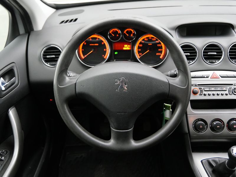 Peugeot 308 - fotka 13 z 21