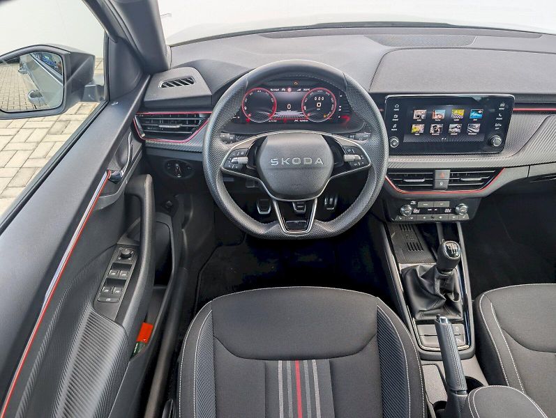 Škoda Scala (2025) 1,5 TSI / 110 kW Monte Carlo - fotka 6 z 30