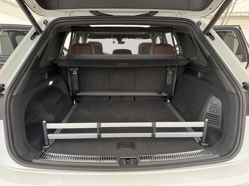 Volkswagen Touareg 3.0Tdi*210kw*1-MAJ*DPH*R-Line* - fotka 14 z 50