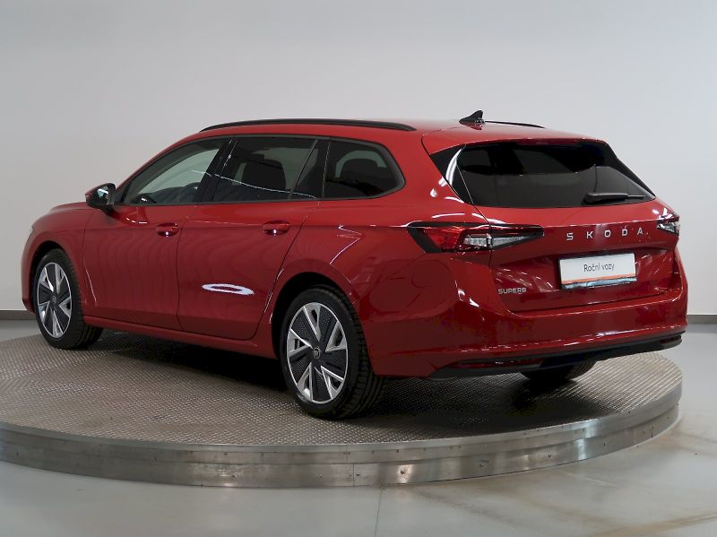 Škoda Superb (2025) 1.5TSI 110KW DSG TAŽNÉ 2 SADA - fotka 7 z 48
