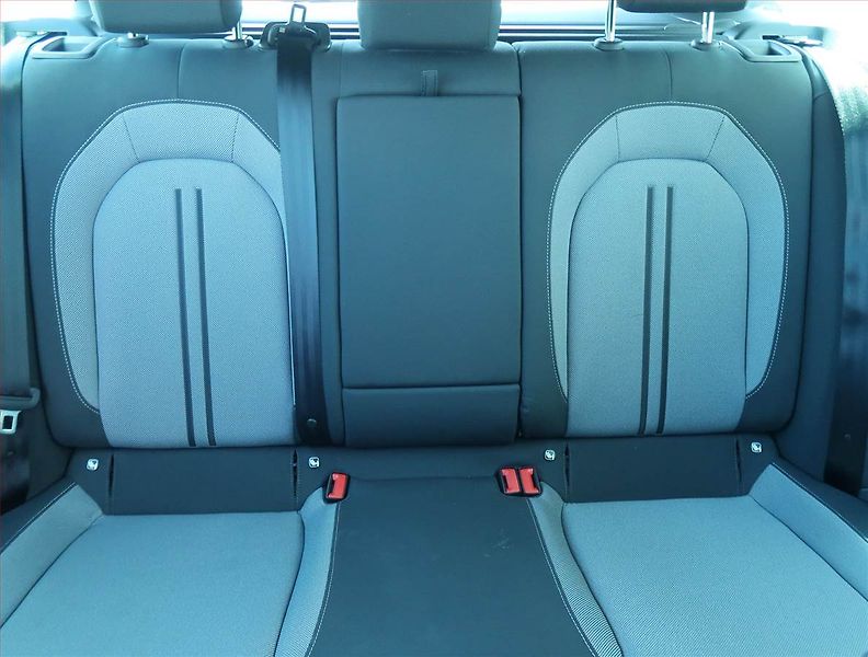 Seat Leon (2025) 1.5 TSI - fotka 10 z 19