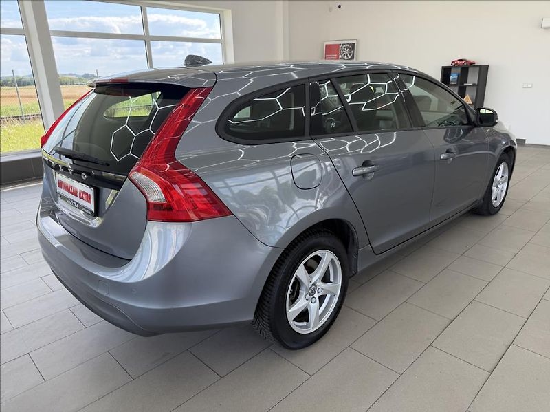 Volvo V60 2,0 D, Automat, pouze 93tkm - fotka 4 z 29
