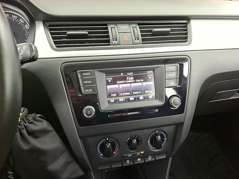 Škoda Rapid (2015) Spaceback 1.2 TSI - fotka 12 z 17