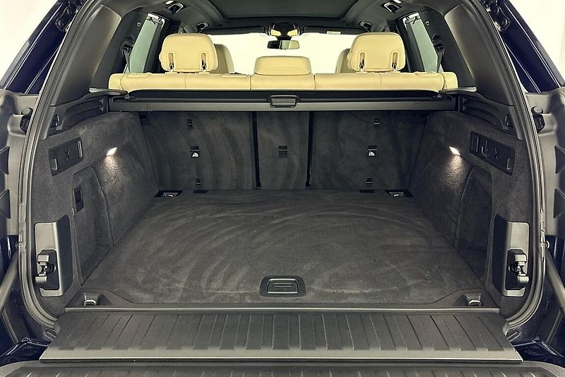 BMW X5 xDrive40i - fotka 11 z 29