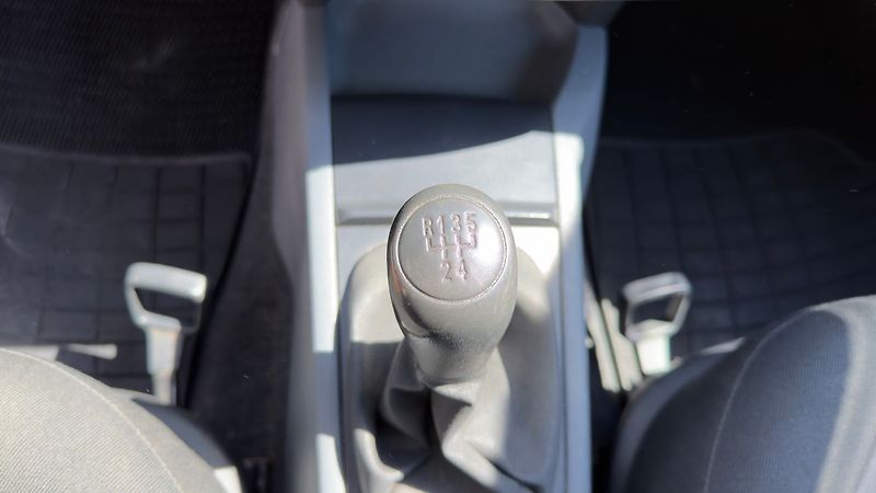 Škoda Fabia 1.2i 12V ČR 1. maj - fotka 19 z 25
