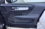 Volvo XC40 B4 AWD // 1. maj // ČR - náhled 13