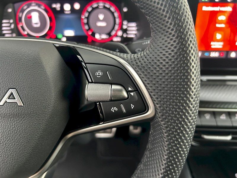Škoda Octavia (2025) Combi 2.0 TDI 110kW DSG Sportl - fotka 9 z 35