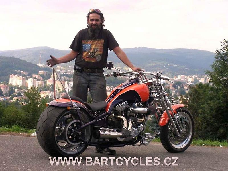 V dílně Bartcycles Františka Bártíka ve Smržovce.