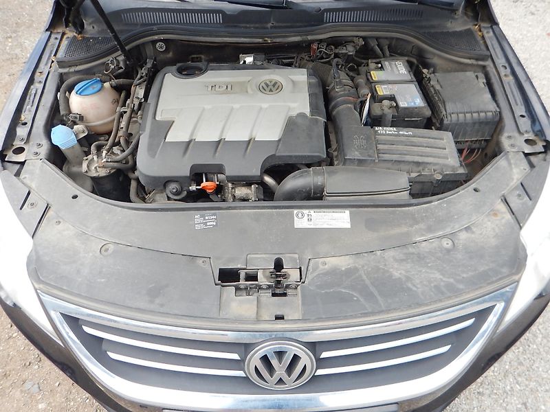 Volkswagen Passat CC 2.0 TDI, 103 kW, DIGIKLIMA - fotka 24 z 25