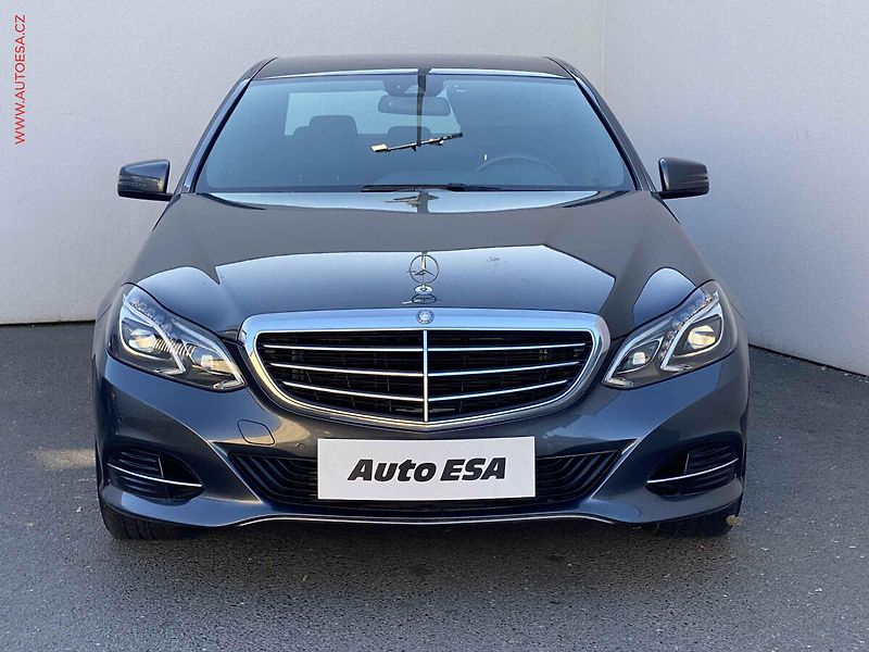 Mercedes-Benz Třídy E (2015) 2.0i E200, AT, LED, navi, - fotka 2 z 18