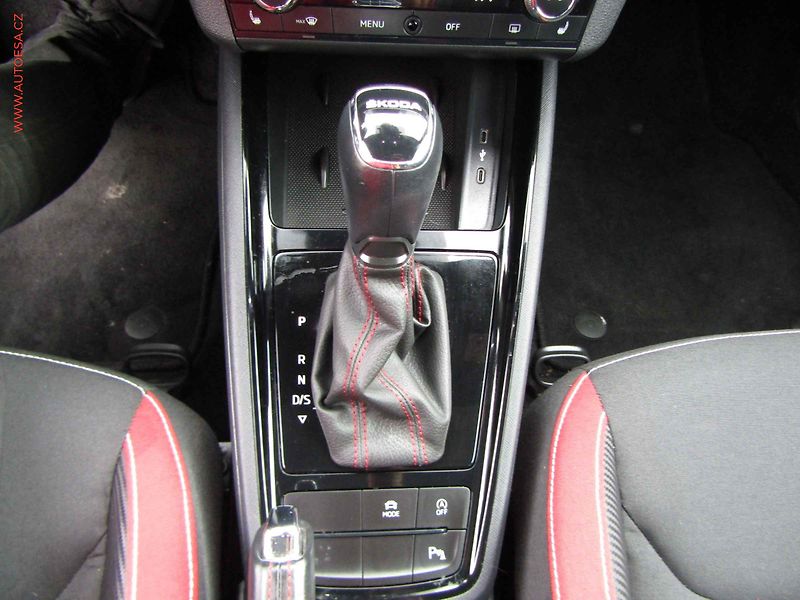 Škoda Kamiq (2021) 1.5 TSi, Monte Carlo, DSG - fotka 18 z 22