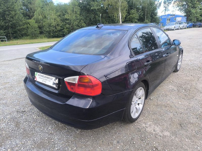 BMW Řada 3 (2005) PĚKNÝ,VÝBAVA,SERVISKA,MANUÁL - fotka 4 z 19