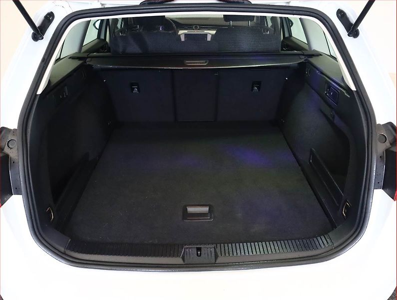 Volkswagen Passat (2018) Comfortline 2.0 TDI, Automat - fotka 12 z 18