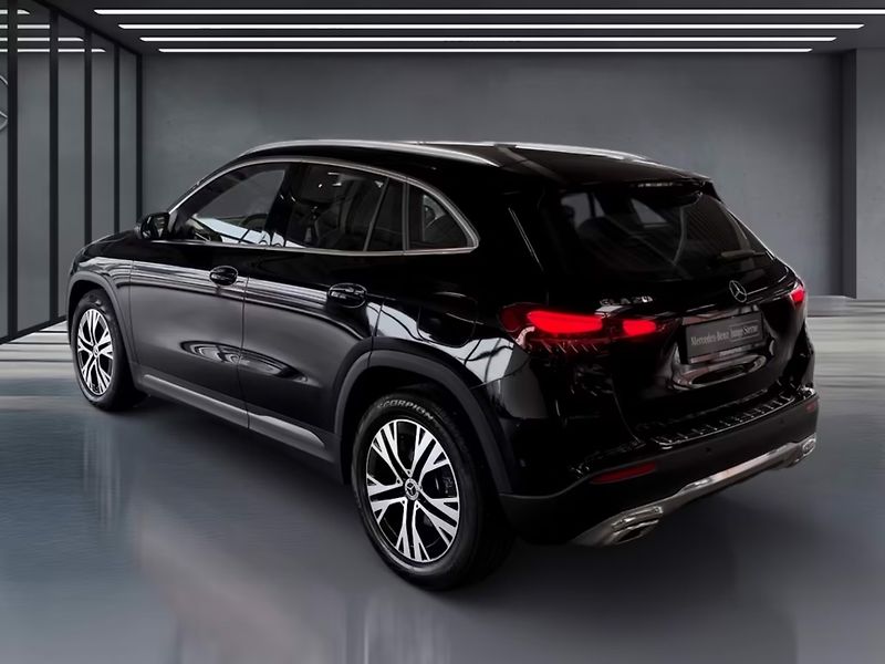 Mercedes-Benz GLA 200d Progressive MBEAM Kam Dis - fotka 4 z 13