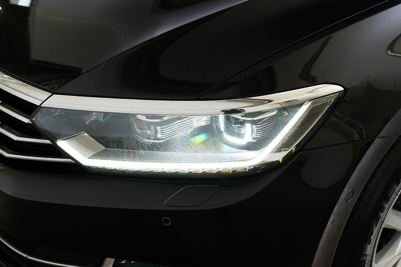 Volkswagen Passat - fotka 9 z 27