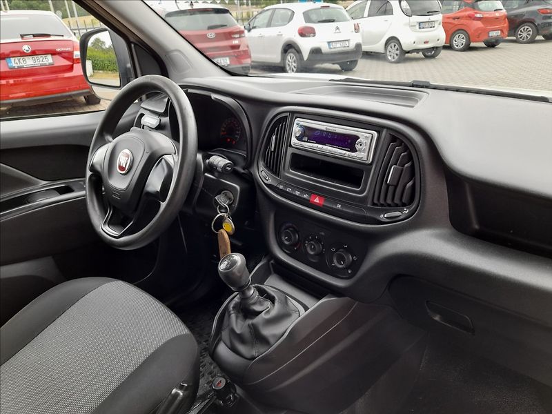 Fiat Dobló 1,4 i - fotka 15 z 18