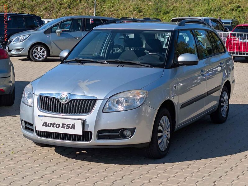 Škoda Fabia (2009) 1.4i, ČR, Elegance - fotka 3 z 18