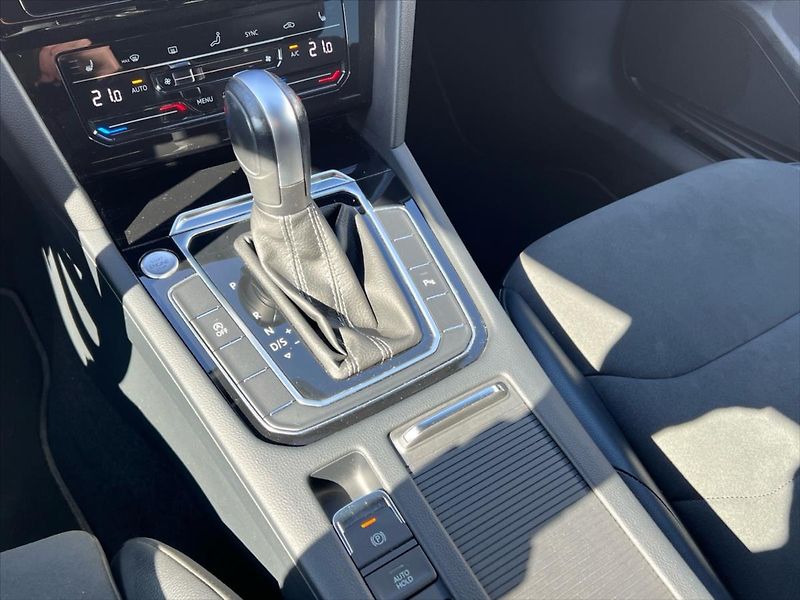 Volkswagen Arteon Shooting Brake 2,0 TDi 110 kW 7DSG R-LINE - fotka 18 z 28
