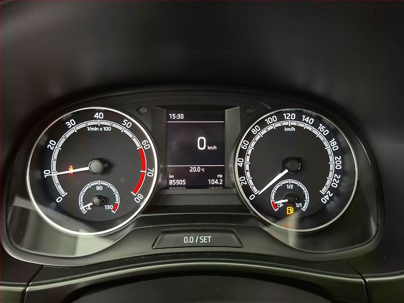 Škoda Fabia (2019) Style 1.0 TSI, Tempomat - fotka 11 z 17