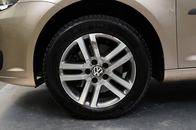 Volkswagen Touran - fotka 10 z 21
