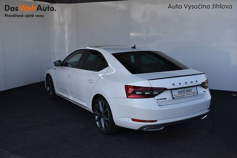 Škoda Superb (2023) 2.0TDI 147kW DSG Sportline 4x4 - fotka 6 z 29