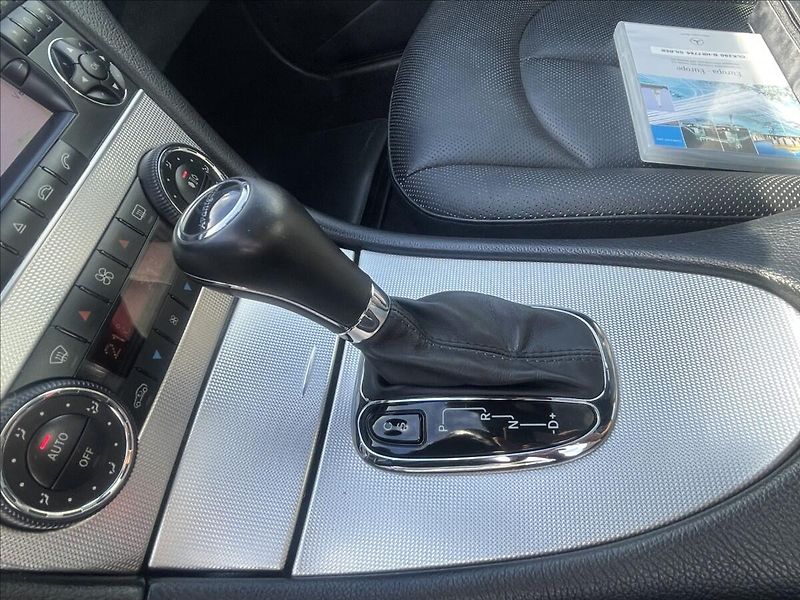 Mercedes-Benz CLK 3,0 i V6 170kw Ambiente TOP st - fotka 21 z 41