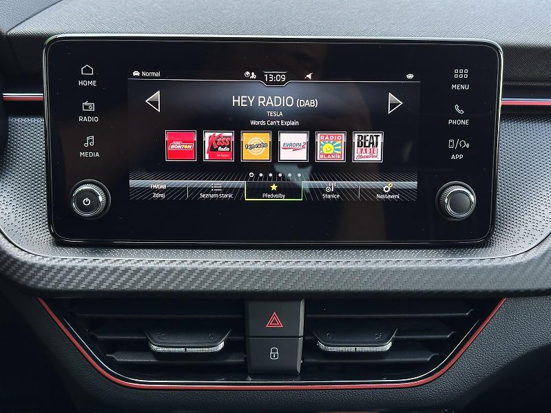 Škoda Scala 1.0TSi DSG Monte Carlo 116PS M - fotka 26 z 42