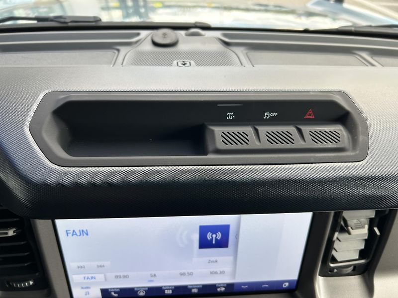 Ford Bronco 2.7 EcoBoost 246kW OUTER BANKS - fotka 23 z 36