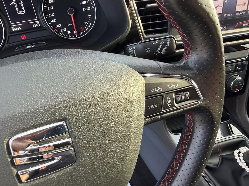 Seat Leon FR 1,5 TSi/96kW - LED,TZ,..... - fotka 16 z 66