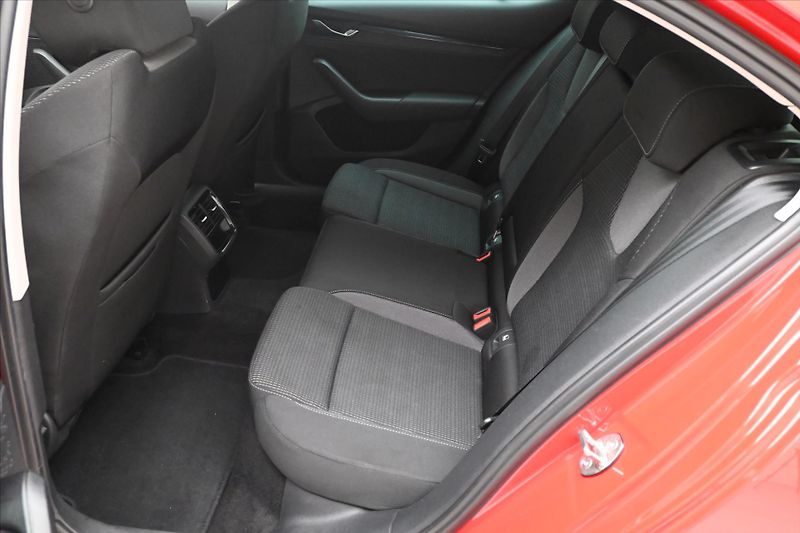 Škoda Octavia 2,0 TDI 110kW DSG VIRTUAL NAVI - fotka 14 z 29