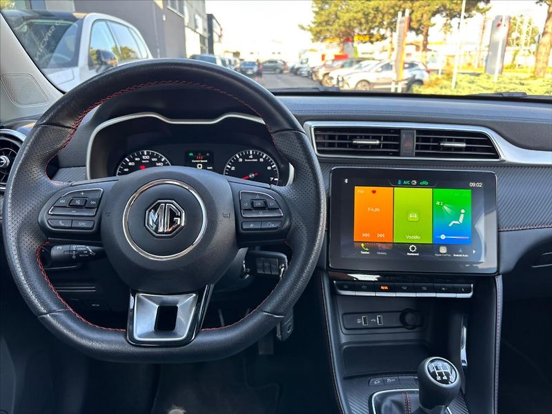MG ZS 1,5 VTi  Essential Manuál - fotka 14 z 23