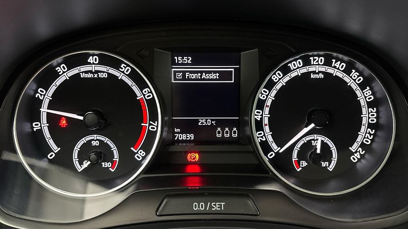 Škoda Fabia 1.0 TSI Black Combi - fotka 10 z 24