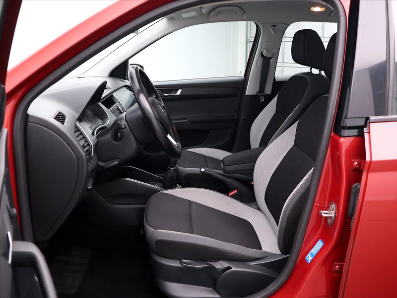 Škoda Fabia 1,2 TSI 81kW CZ Klima TažnéLED - fotka 10 z 29