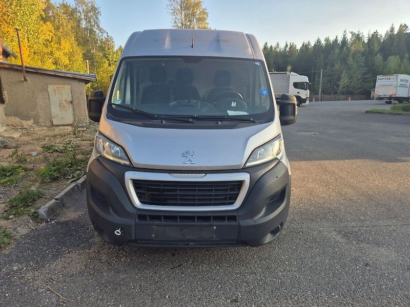 Peugeot Boxer (2020) 2.2HDi 88kw - KO motor, DPH - fotka 2 z 6