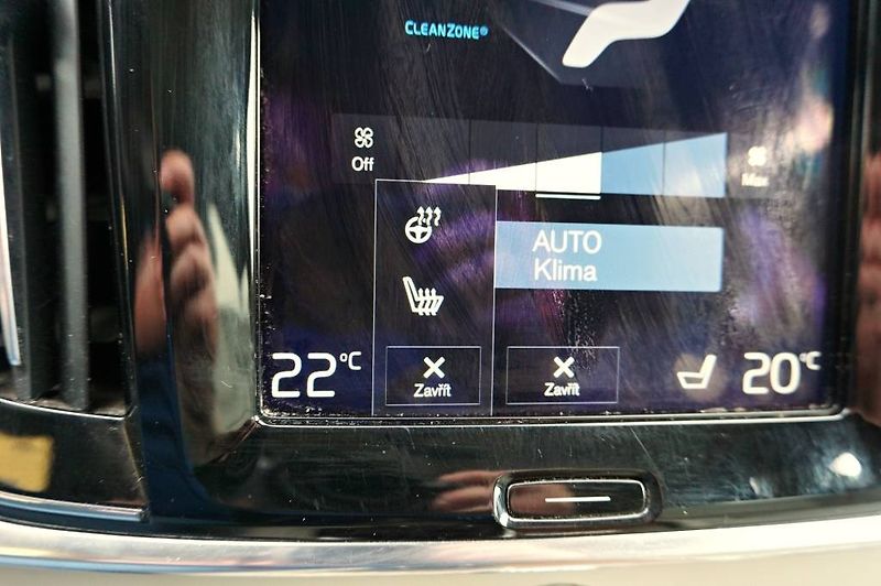 Volvo V90 (2019) INSCRIPTION POLESTAR 2,0 D5 17 - fotka 35 z 53
