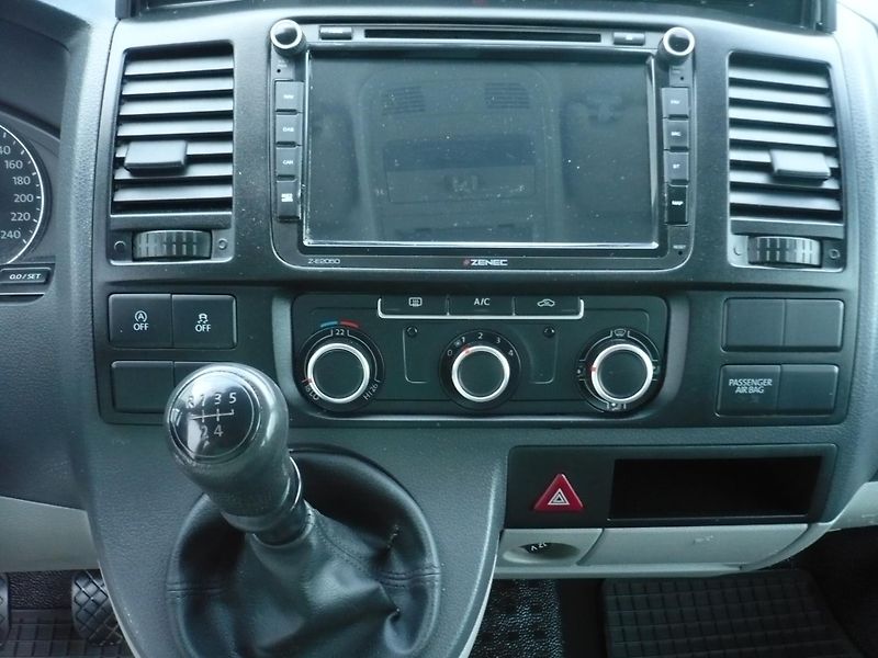 Volkswagen Transporter 2.0TDI Klima 6Míst - fotka 16 z 32
