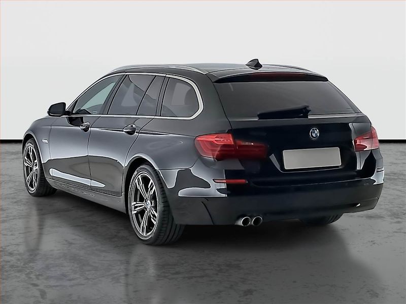 BMW Řada 5 (2014) 525d xDrive, 4X4, Automat - fotka 4 z 24