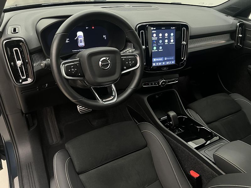 Volvo XC40 RECHARGE PRO AUT - fotka 4 z 44